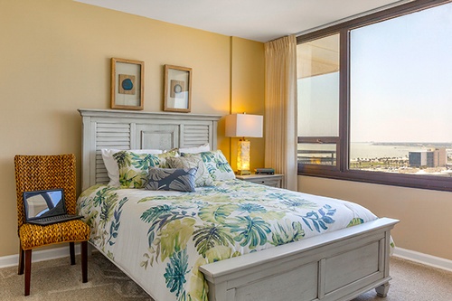 Gallery Image brookdale-trinity-towers-bedroom.jpg