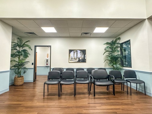 Gallery Image waitingroom3.jpeg Gallery Image waitingroom3.jpeg