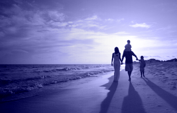 Gallery Image Family-on-Beach.jpg