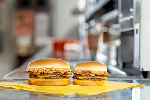 Gallery Image Bacon%20Steakhouse%20Double%20and%20Bacon%20Steakhouse%20Double%20Jr..jpg