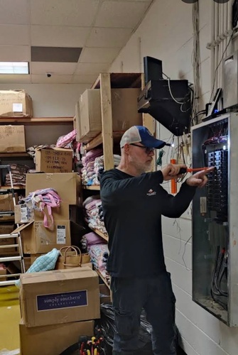 Gallery Image Genesisd%201.3%20Electrical%20service%207.jpg