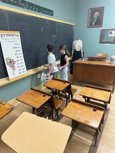 Gallery Image KidsInSchoolRoom.jpg