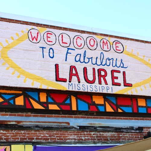 Welcome to Fabulous Laurel