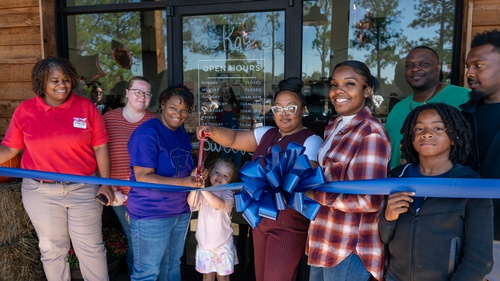 Gallery Image Peekay's%20Ribbon%20Cutting-14.jpg Gallery Image Peekay's%20Ribbon%20Cutting-14.jpg