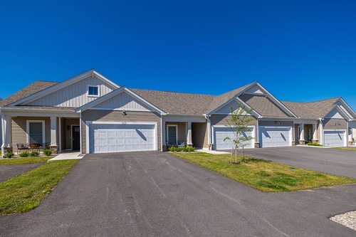 Gallery Image HammocksGeneseo-EXT-081.jpg