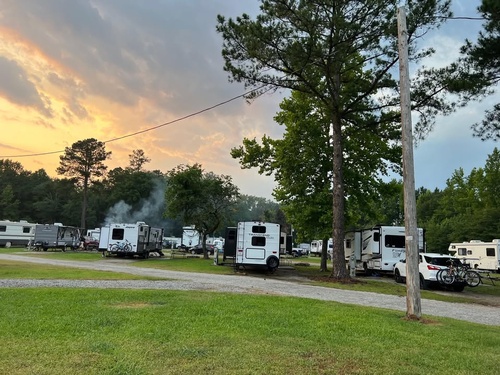 Gallery Image Kampers%20Lodge%202.jpg