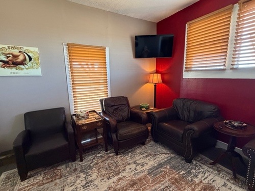 Gallery Image Cigar%20Lounge%202_090226-083517.jpg