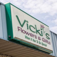 Vicki's Flowers & Gifts