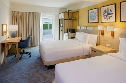 Gallery Image HiltonDoubleBed.jpg