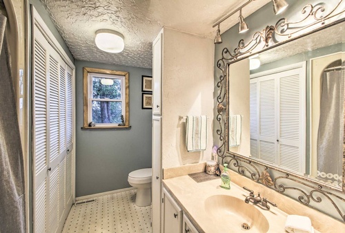 Gallery Image OMV%20bathroom.jpg Gallery Image OMV%20bathroom.jpg