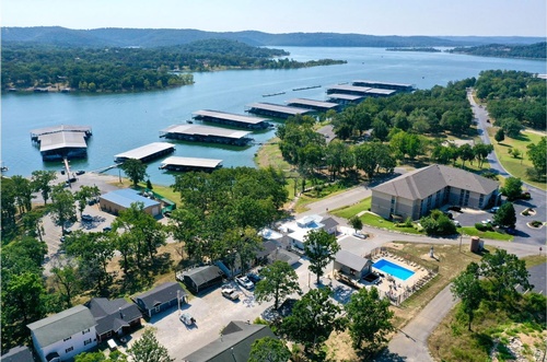 Gallery Image lighthouse%20by%20the%20lake_020426-041627.jpg