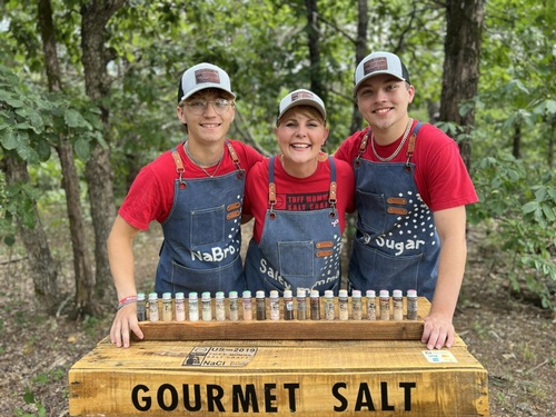 Gallery Image Tuff%20Momma%20Salt%20Family.jpg