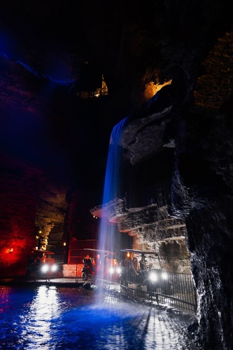 Gallery Image trail-cave.jpg