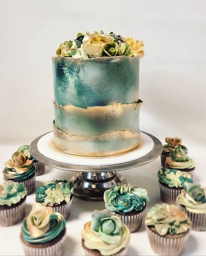 Gallery Image CAKE4.jpg