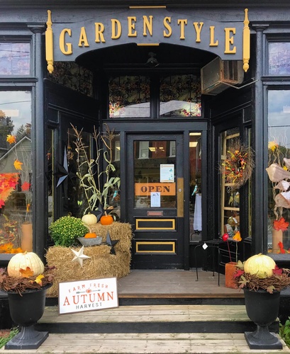 Garden Style Store Front in Bridgenorth Garden Style Store Front in Bridgenorth