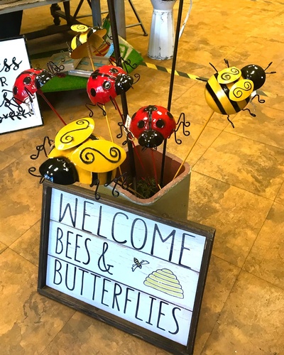 Gallery Image bees.jpg Gallery Image bees.jpg