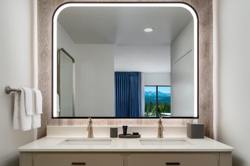 King bathroom