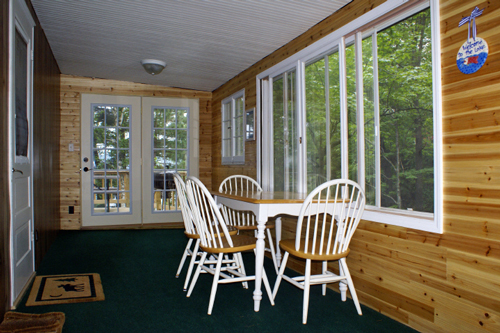 Gallery Image screen_porch_with_table-small.jpg