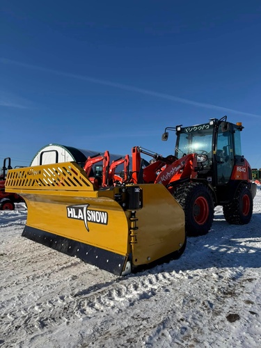 Gallery Image Kubota%20pic%2010.jpg