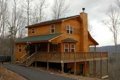 Mountain Magic Cabin. 3 bedroom 3 bath cabin rental with mountain views and close to Lake Nottley