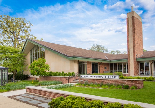 The Winnetka Library is located at 768 Oak Street in Winnetka.