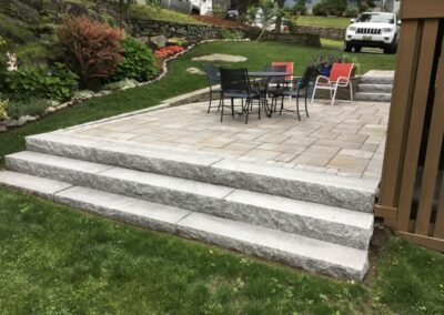 Gallery Image 006-hardscaping-beacon-hill-flagstone-by-Gerrior-400x284.jpg