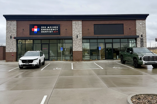 Gallery Image Parking%20Lot%20Sinage%20-%20Des%20Moines%20Emergency%20Dentist%2024_7.png Gallery Image Parking%20Lot%20Sinage%20-%20Des%20Moines%20Emergency%20Dentist%2024_7.png