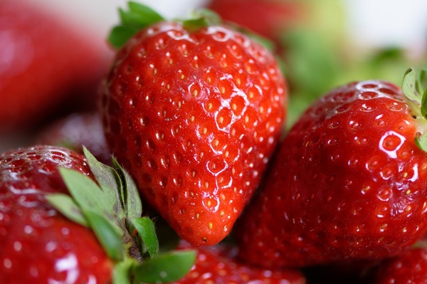 Gallery Image OrganicStrawberry.jpg