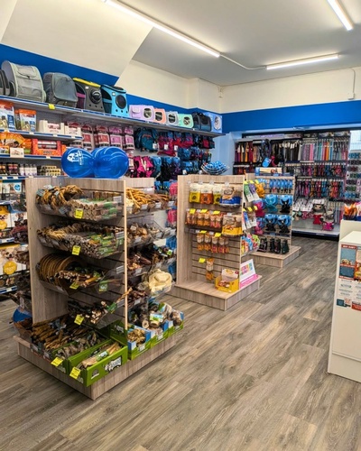 Gallery Image Blue%20Barn%20shelves%202.jpg