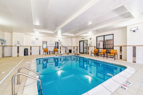 Gallery Image cy-gptbn-indoor-pool-and-spa-17621_Classic-Hor.jpg