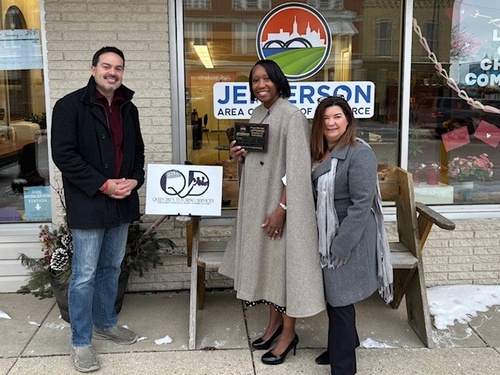 Gallery Image Queen%20Dee's.jpg