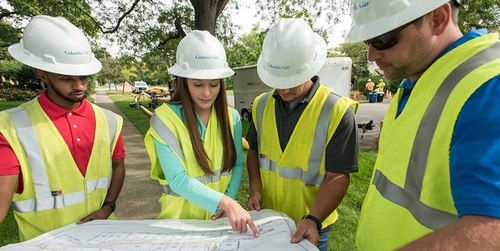 Gallery Image employees-working-in-the-field-together.jpg