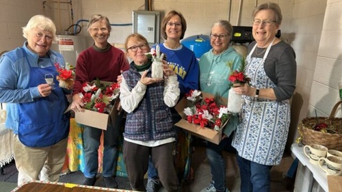 Gallery Image 2025-Holiday-Party-Table-Decoration-Work-Group-1024x576-640x480.jpeg