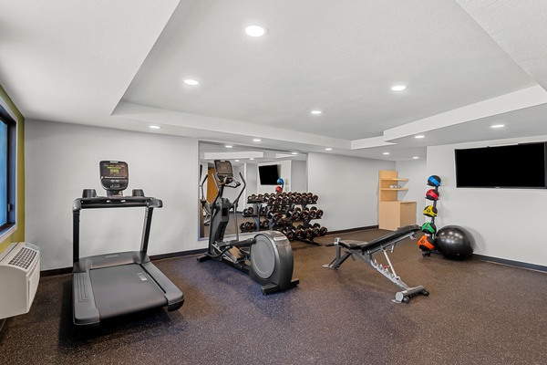 Gallery Image CIDND_FitnessCenter_1.jpg