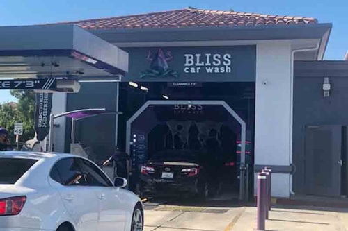 Gallery Image bliss_car_wash_1.jpg