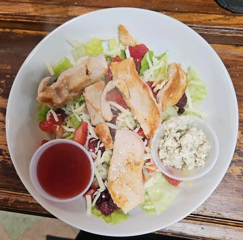 Gallery Image chicken%20strawberry%20salad.jpg