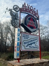 A Biker's Garage/Silver Stream Lodging A Biker's Garage/Silver Stream Lodging