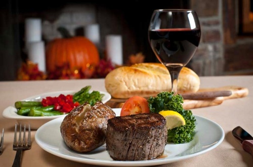 Gallery Image gaskins-cabin-steakhouse-plate-2.jpg
