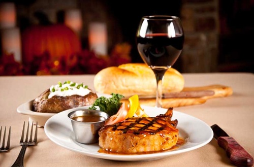 Gallery Image gaskins-cabin-steakhouse-plate-3.jpg