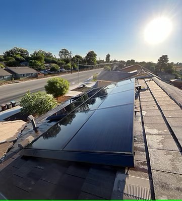 A clean array of solar panels 