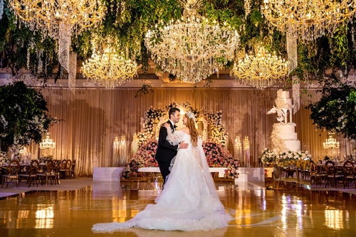 Gallery Image couple-grand.jpg