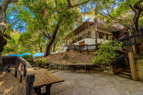 1909 Venue Topanga