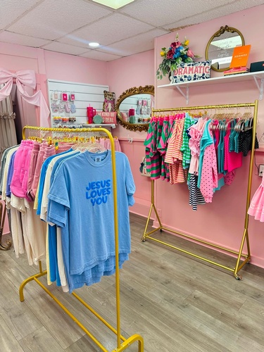 Gallery Image EG%20Boutique%20Photo%20-%20Storefront%201.jpg