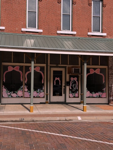 Gallery Image EG%20Boutique%20Photo%20-%20Storefront%2016.jpg