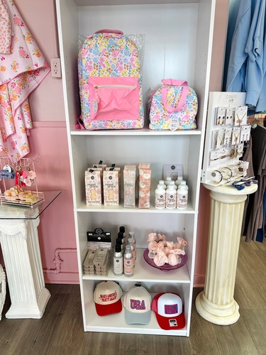 Gallery Image EG%20Boutique%20Photo%20-%20Storefront%2020.jpg
