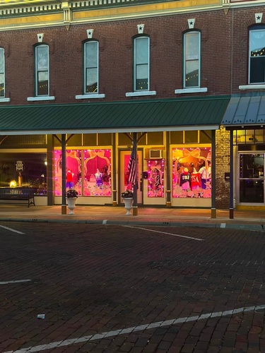 Gallery Image EG%20Boutique%20Photo%20-%20Storefront%206.jpg