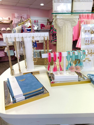 Gallery Image EG%20Boutique%20Photo%20-%20Storefront%209.jpg