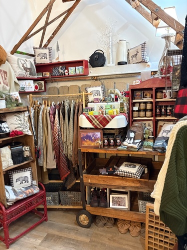 Gallery Image 600303279_1278592110970372_9072942952782061759_n.jpg