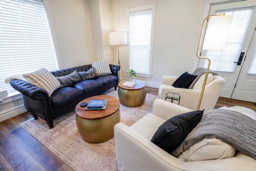 Gallery Image living%20room_300725-021303.jpg