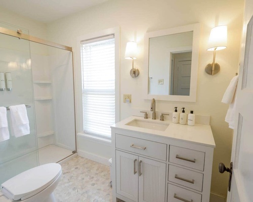 Gallery Image bathroom.jpg